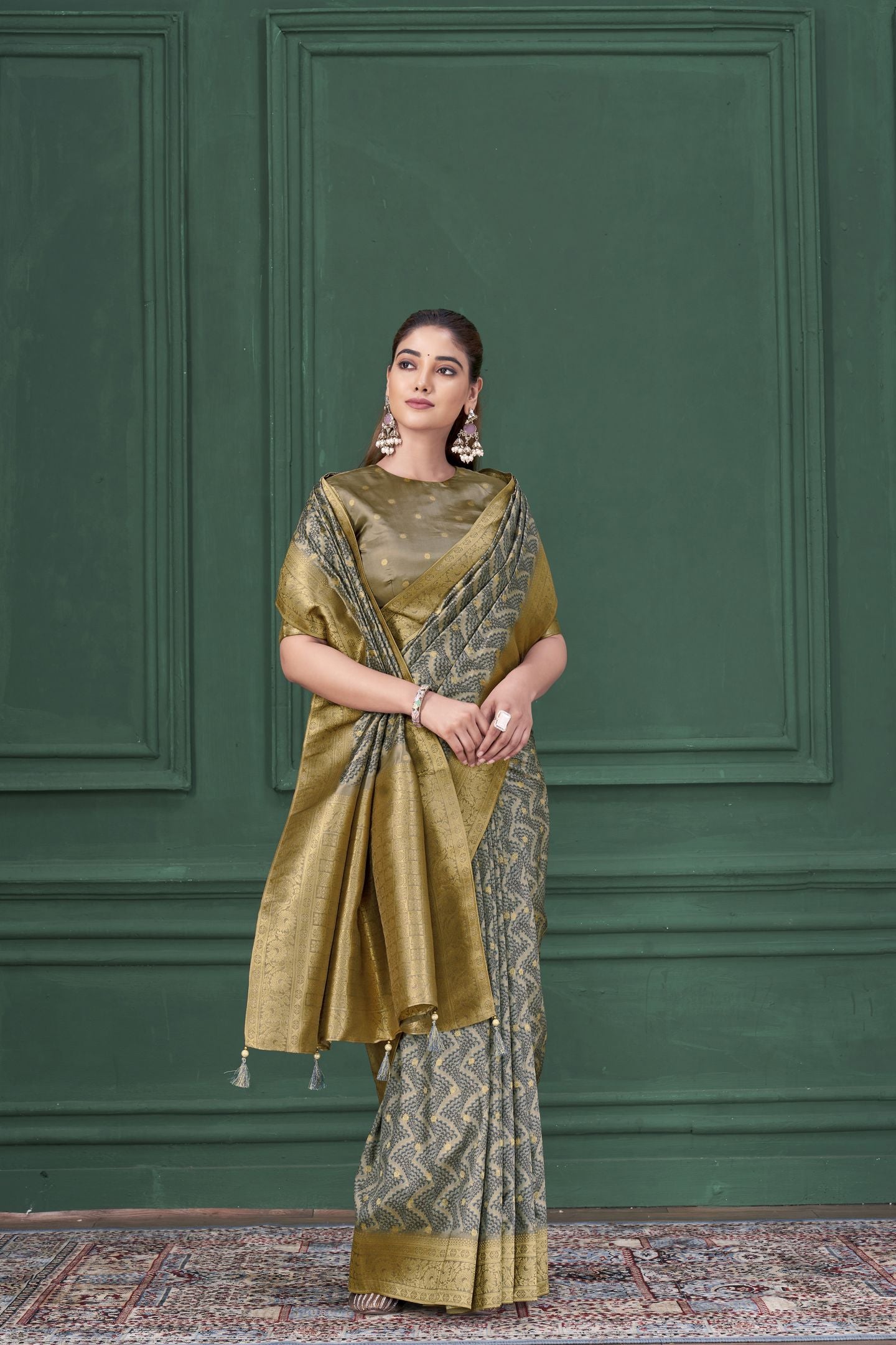 Grey Tussar Silk Jacquard Saree: Abstract Digital Print, Mohira Collection Unstitched Blouse
